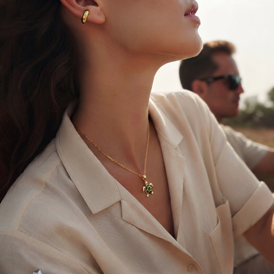 Collar Elara